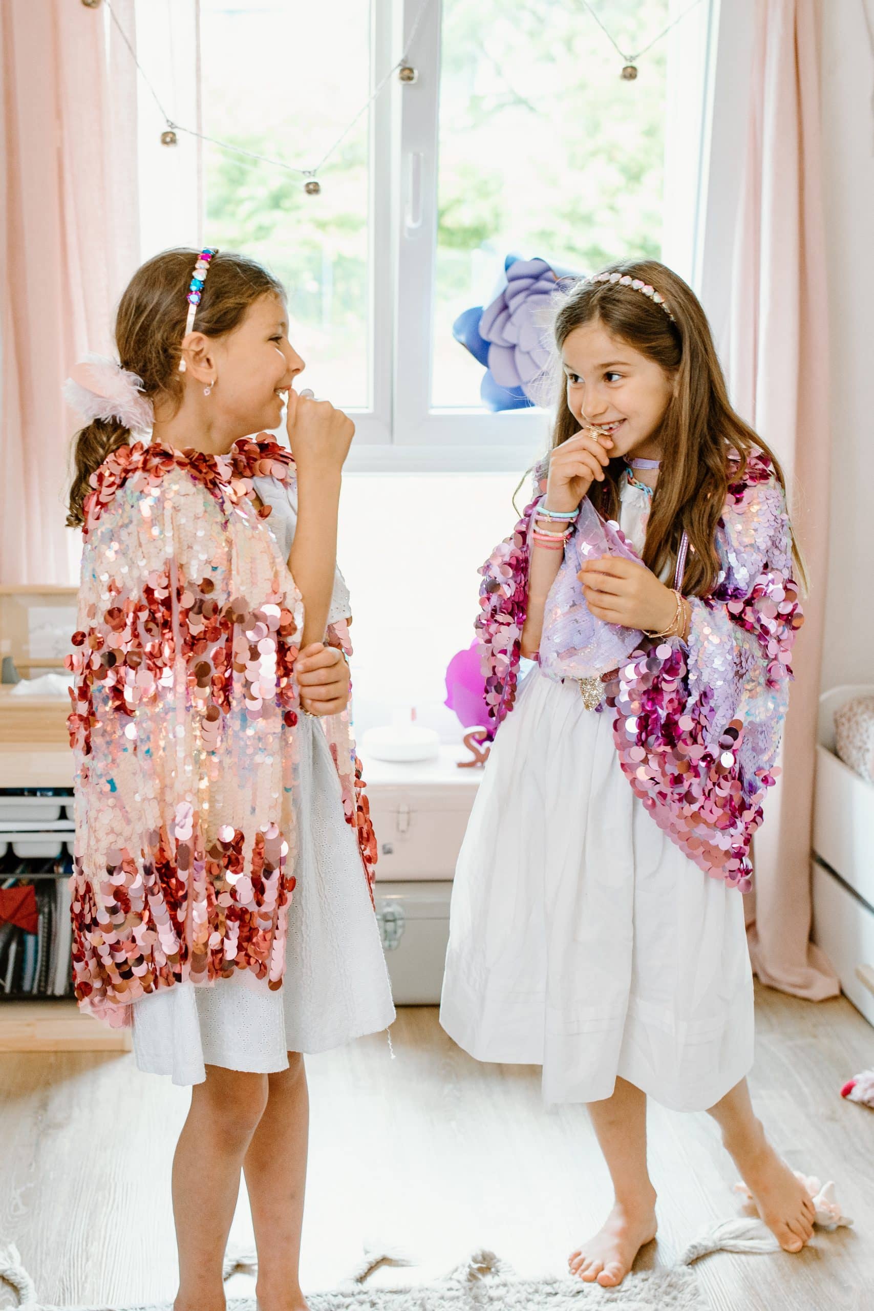 Paarse pailletten cape www.prinsessenjurk.nl v2