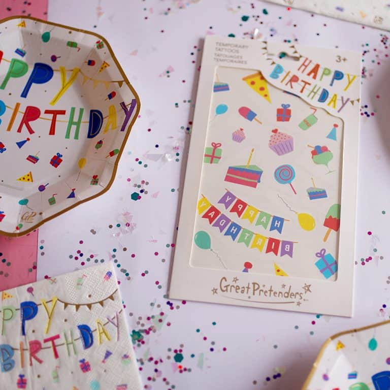 Verpakking van Great Pretenders Tattoos Happy Birthday met kleurrijke verjaardagstatoeages en feestelijke illustraties